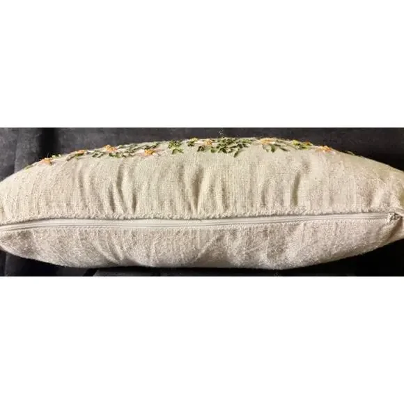 Pillow Spring Wild Flowers Theme 10”x17” Zipper Closure - Picture 5 of 6